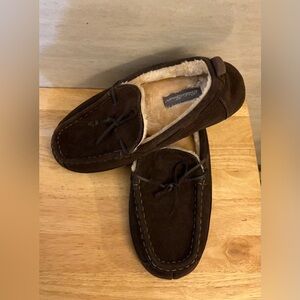 Eddie Bauer men's faux-fur lined moccasin slippers in dark brown suede
